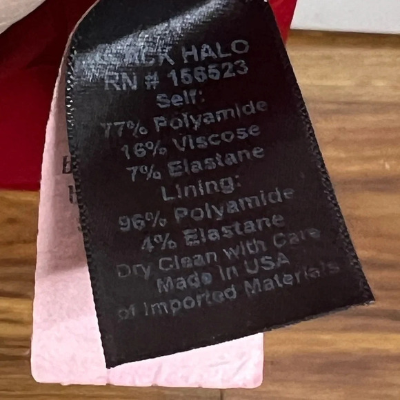 Black Halo Eve- La Reina Gown red dress - off shoulder- size 0 - RTR - Picture 8 of 10